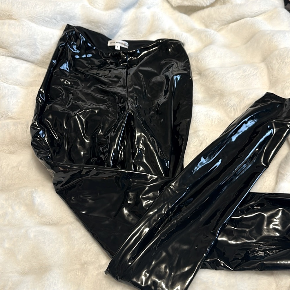 Never worn Good American leggings.